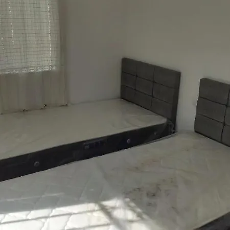 Kent Apartment *
